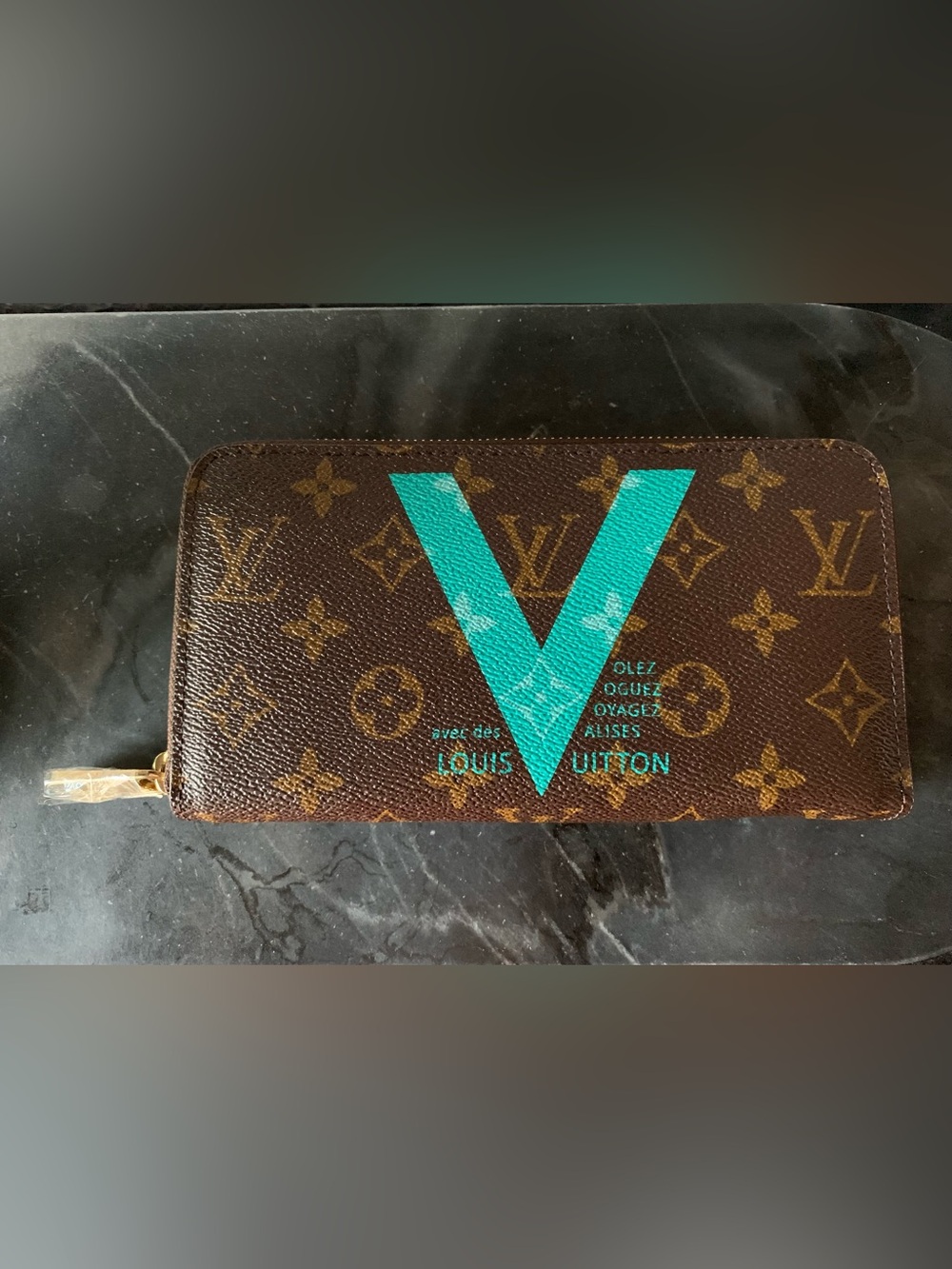 NEW! Brown Monogram Card Holder Zippy Wallet with Turquoise V Graphic